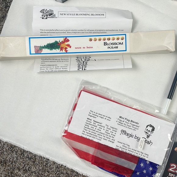 MAGIC TRICK book and starter set. Magic, illusion set. - Picture 2 of 16